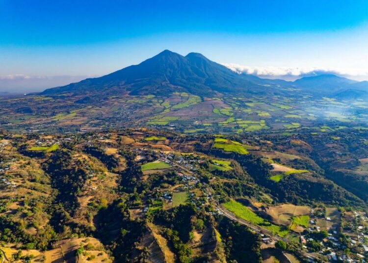 DOM mejora caminos rurales de San Lorenzo, San Vicente
