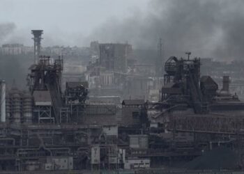 El Ejército ruso toma la mayor planta siderúrgica de Avdivka