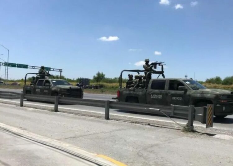 Mueren 12 hombres armados en un enfrentamiento con militares en México
