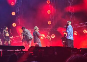 Manuel Turizo, Mau y Ricky deslumbran en un espectáculo lleno de energía en El Salvador