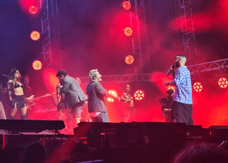 Manuel Turizo, Mau y Ricky deslumbran en un espectáculo lleno de energía en El Salvador