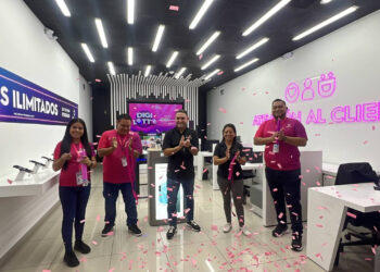 DIGICEL inaugura moderna tienda en Apopa