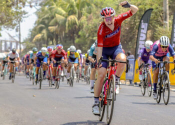 Inicia primera vuelta del Tour El Salvador 2024, Grand Prix Surf City