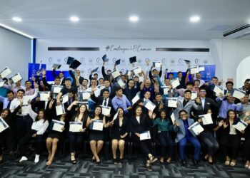 INDES gradúa a la tercera generación de árbitros de fútbol