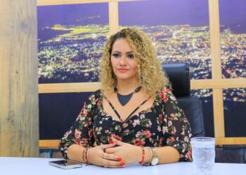 Ana Figueroa: Salvadoreños se cansaron de la vieja clase política que se dedicó a estafar al Estado