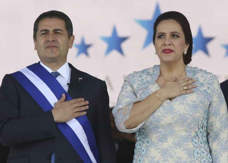 Ana García de Hernández, esposa de expresidente de Honduras condenado en EEUU dice que buscará la presidencia