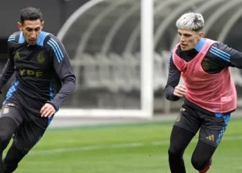 El DT Lionel Scaloni prueba y define el posible equipo de Argentina ante El Salvador