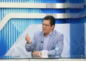 Analista de oposición confirma que Arena y el Fmln institucionalizaron la corrupción con «maletines negros»