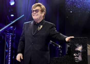 Elton John cumple 77 años: Celebrando al Rocket Man del pop más icónico