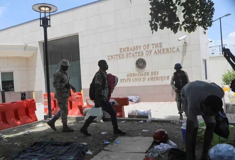 Estados Unidos retira a su personal de la embajada de Haití