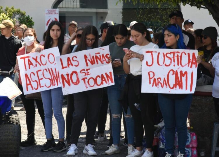 México: Siguen hospitalizados dos secuestradores de Camila