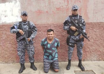 Capturan a docente que portaba droga y dinero ilícito