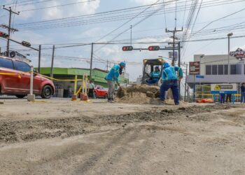 Restringen paso vehicular sobre la 25 avenida Sur de San Salvador