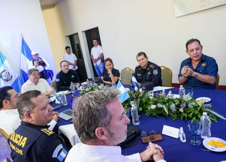 El Salvador y Guatemala estrechan lazos de cooperación en turismo, migración y seguridad