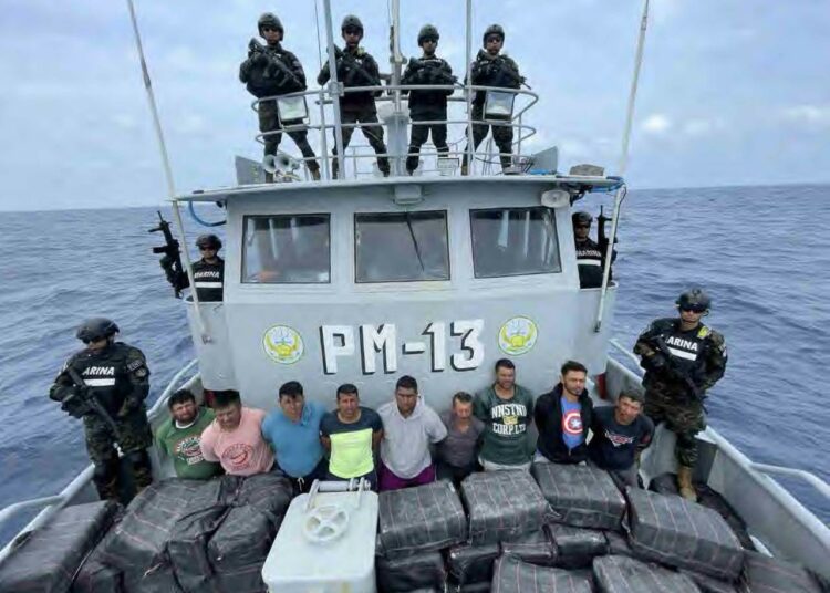 Marina Nacional incautó embarcación con cocaína valorada en $37 millones