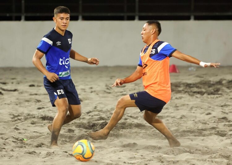Gallo tomó últimos apuntes para definir a los 12 guerreros de playa