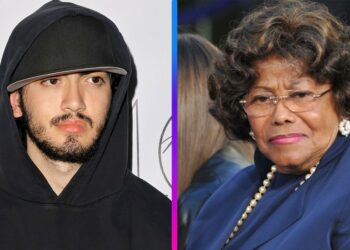 Madre e hijo de Michael Jackson en medio de una disputa por fondos de su patrimonio