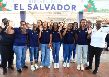 Bahamas dice presente para El Salvador Beach Soccer Cup