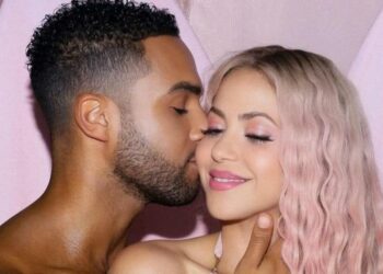 ¿Quién es el actor que aparece con Shakira en la portada de su nuevo disco?