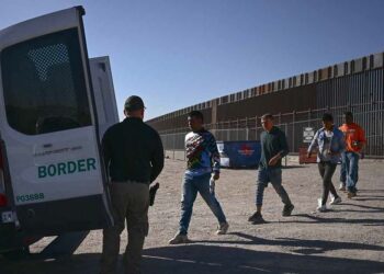 La Corte Suprema permite a Texas implementar su polémica ley de migración