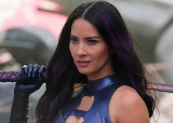 La actriz Olivia Munn reveló que fue diagnosticada con un agresivo cáncer de mama