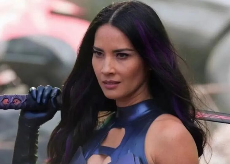 La actriz Olivia Munn reveló que fue diagnosticada con un agresivo cáncer de mama