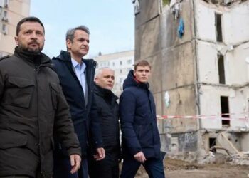 El presidente ucraniano Volodimir Zelenski, ileso tras ataque de dron ruso cerca de su convoy