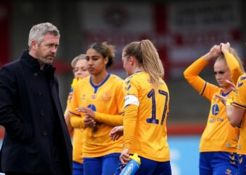 Un club de la Premier League despidió a su entrenador por tener una relación con una de las jugadoras del plantel