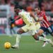 América y Chivas rescatan un punto en el derbi del fútbol mexicano