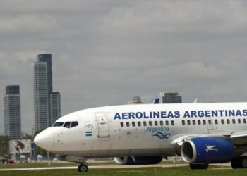 Argentina inicia acciones diplomáticas contra Venezuela por prohibir el uso de su espacio aéreo