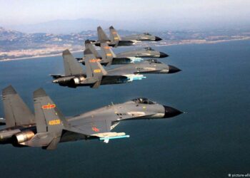 Veinte aviones chinos cruzan línea del Estrecho de Taiwán