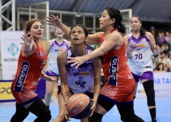 Batanecas vencen con solvencia a Santa Ana en la Liga de Baloncesto