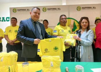 CACTIUSA entrega importante donativo de 500 camisetas a Comandos de Salvamento