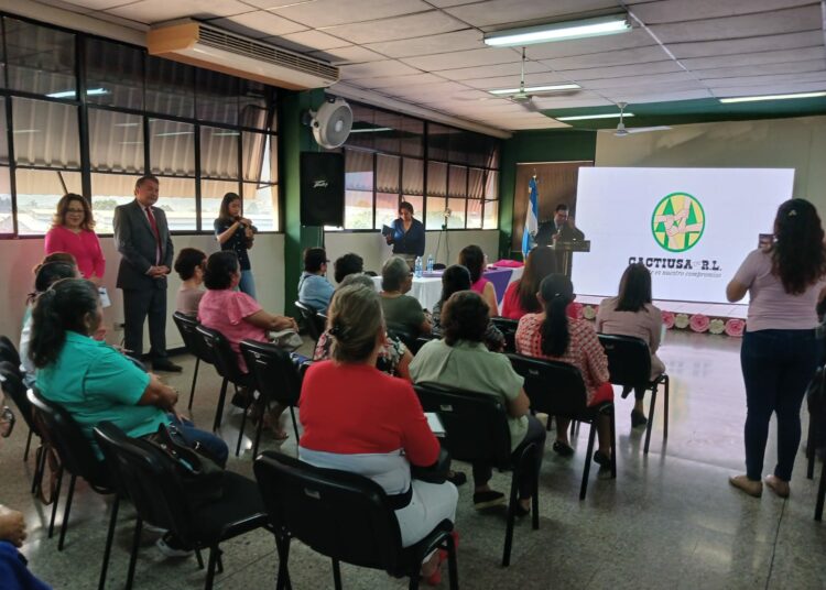 CACTIUSA realiza encuentro con mujeres cooperativistas