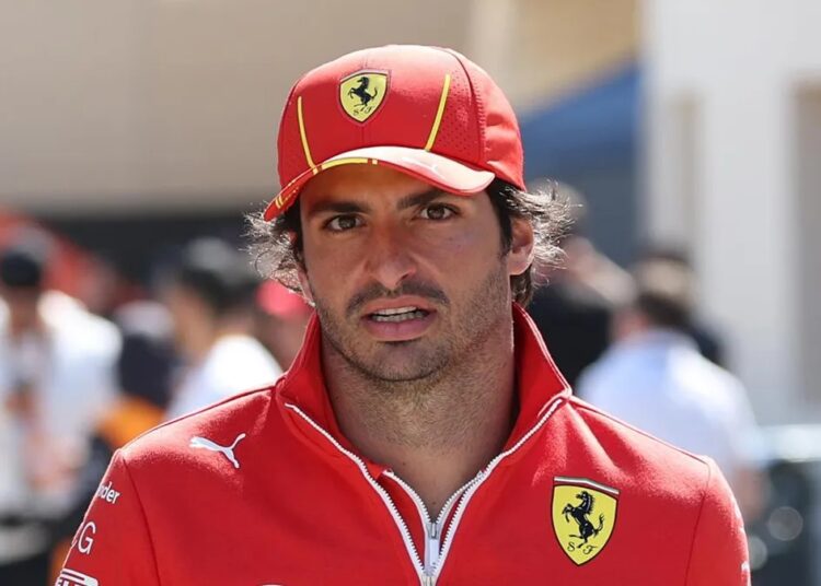 Ferrari informa que Carlos Sainz ya fue intervenido por apendicitis