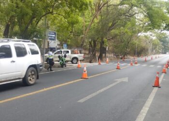 Verifican que conductores porten documentos en regla y no se encuentren en estado de ebriedad