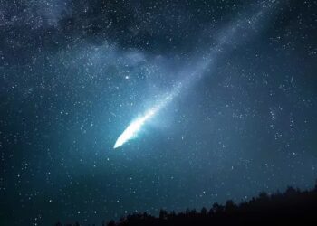 Cometa Diablo puede ser visto al amanecer y al anochecer