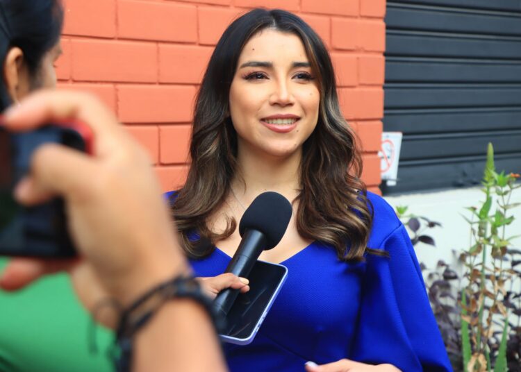 Dania González reitera que el pueblo respaldó a la bancada de NI para seguir dando gobernabilidad al Presidente Bukele