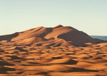 Desvelan por fin el misterio de la «duna estelar» del Sáhara