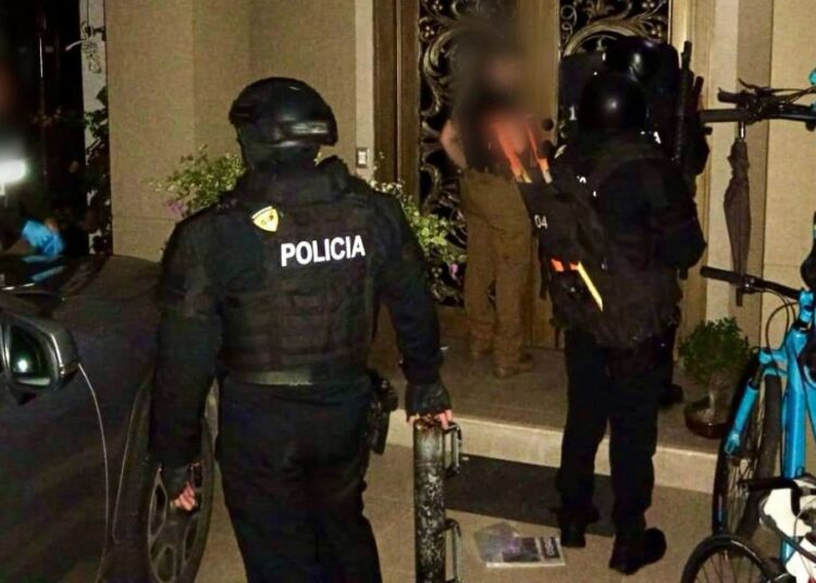 Ecuador: detienen a jueces y políticos por nexos con narco