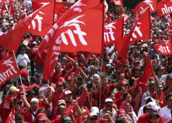 Ministro Rolando Castro: Al FMLN se lo acabaron los mercenarios del partido