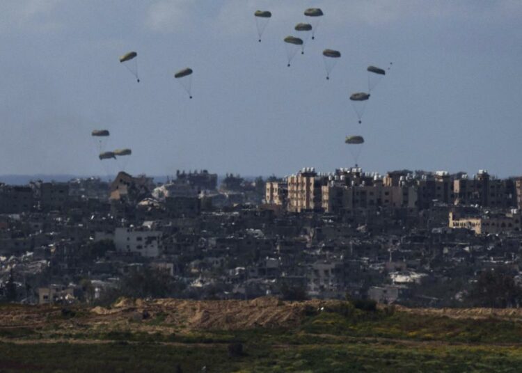 Gaza: caída de ayuda humanitaria deja al menos 5 muertos