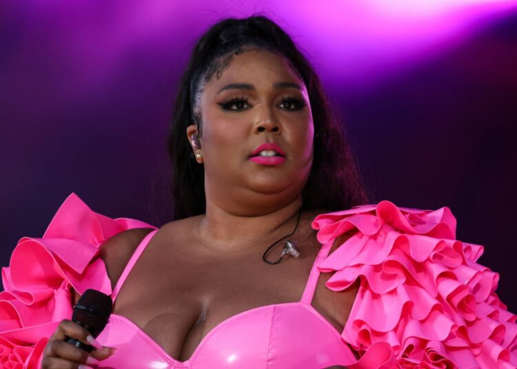 Lizzo colocó «renuncio» en sus redes sociales y encendió las alarmas entre sus seguidores