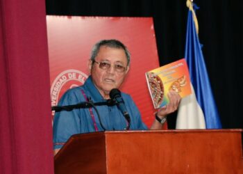 Fallece escritor salvadoreño Luis Melgar Brizuela