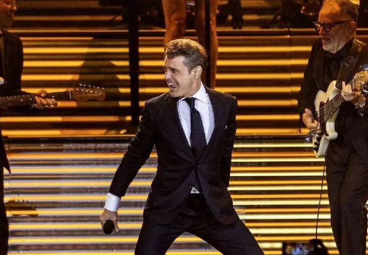Concierto de Luis Miguel fue suspendido en Bolivia por fuertes amenazas de bloqueos de carreteras