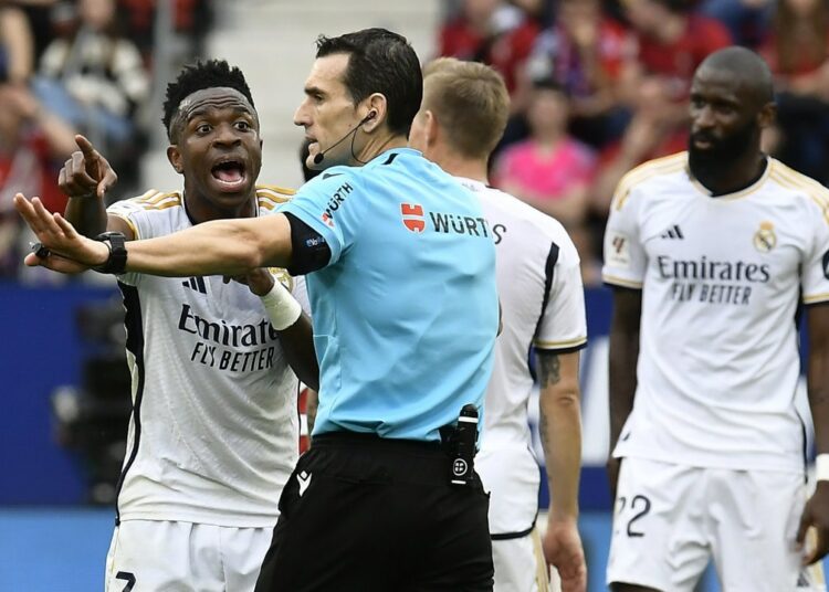 Real Madrid denuncia «negligencia» en árbitro por insultos a Vinícius