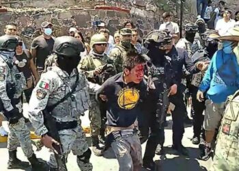 (IMÁGENES FUERTES) Pobladores linchan a supuestos secuestradores y asesinos de una niña de 8 años en México