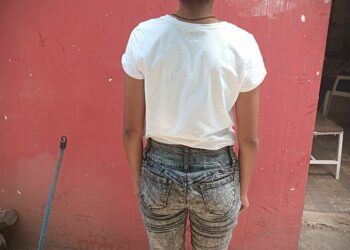 Localizan a una menor de edad exhibiéndose en fotografías con señas asociadas a estructura criminales