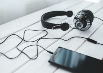 Las canciones se vuelven más «simples» y «negativas», según estudio