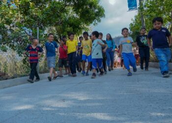 Residentes de San Antonio del Mosco estrenan calles construidas por la DOM